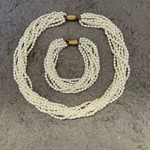 Oscar de la Renta Cream Pearl Necklace Set